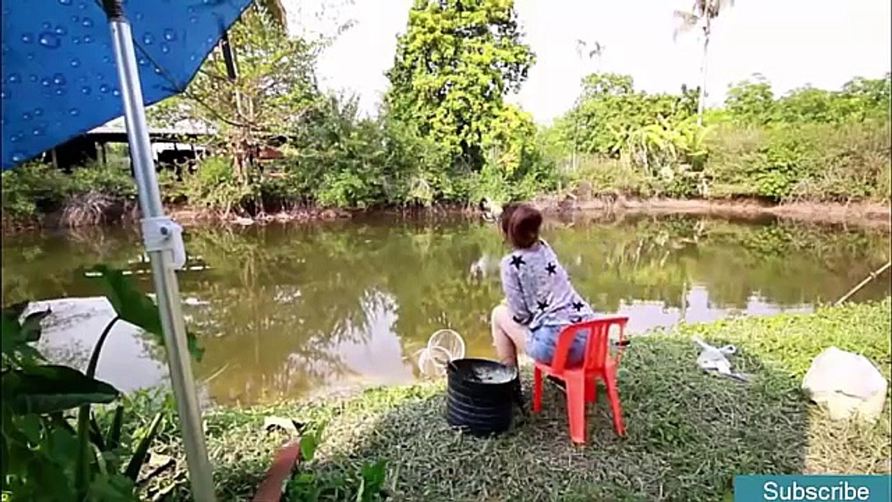 Beautiful Girl Fishing - Amazing Cast Net Fishing - Cambodian Fishing - Amazing Fishing