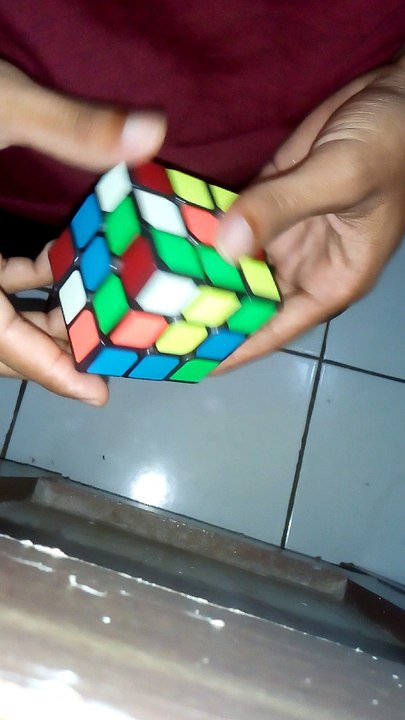 Playing rubik 3x3