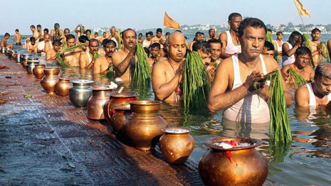 Pitru Paksh: Importance & Need of Shradh | जानें क्यों जरूरी है पितरों का श्राद्ध करना? | Boldsky