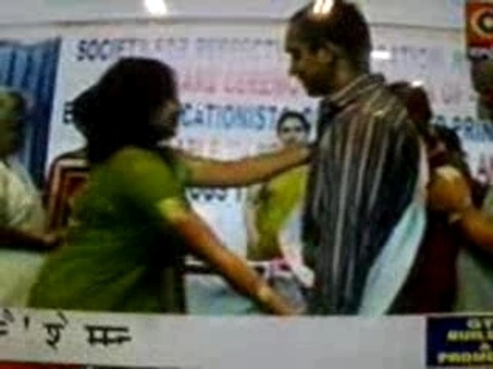 Award-Winning Show: What's the Buzz? 🎬