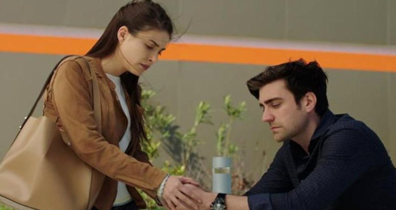 Oyuncu Çağlar Ertuğrul, İzmir'e Taşınarak Sebze-Meyve Yetiştirmeye Başladı