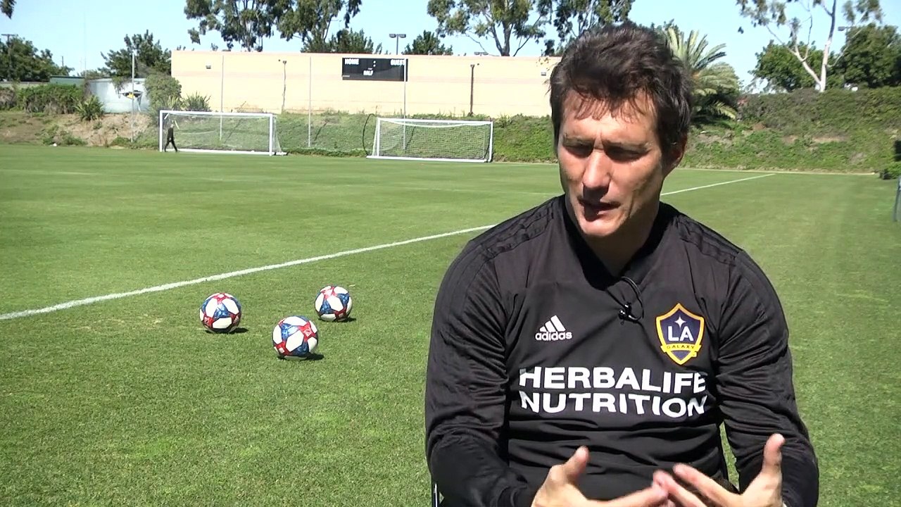 Barros Schelotto y un desafío galáctico tras decepción con Boca