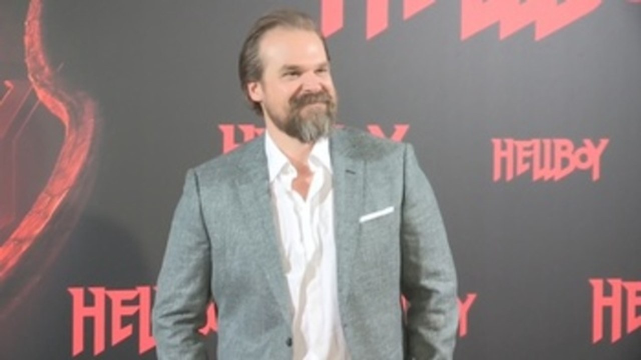 David Harbour, irreconocible en Hellboy... y encantado