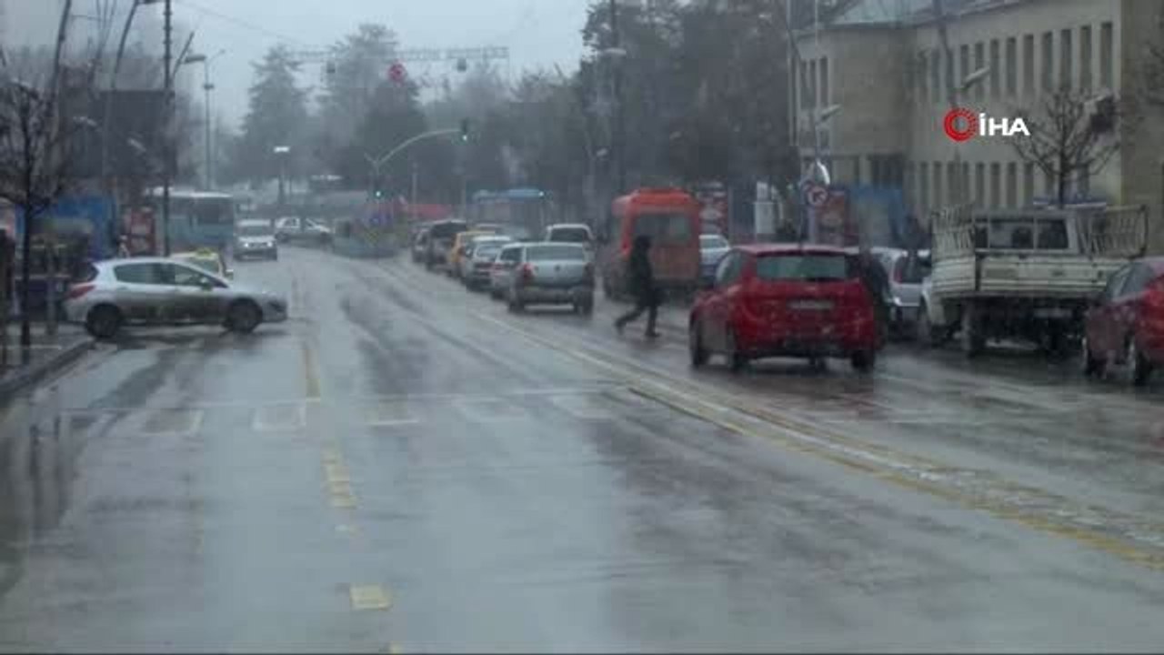 Erzurum Nisan Ayına Karla Uyandı