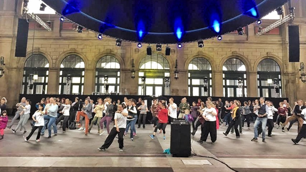 Zurich Main Train Station - Zurich rail station - Zürich HB / Tai Chi and Qigong CrashCourse