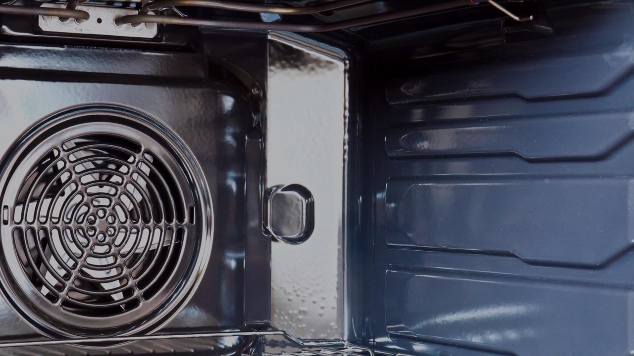 What Is a Convection Oven—and What Should You Cook In It?