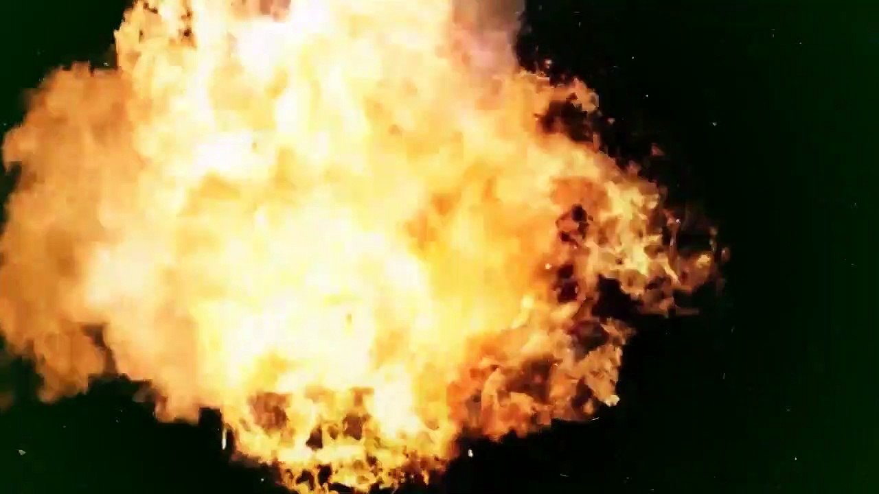 Helicopter Bell Fly By with Sound on green screen - free green screen 6