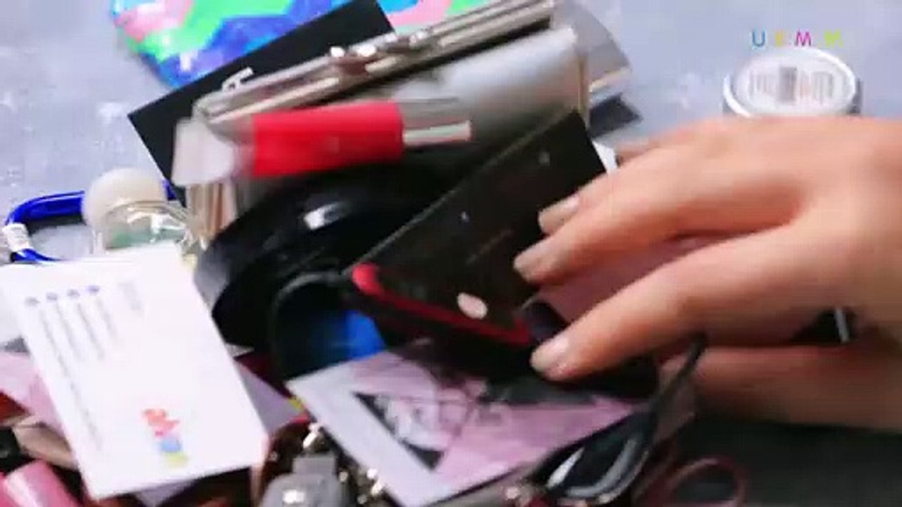 طريقة سهلة لتنظيم حقيبة اليد