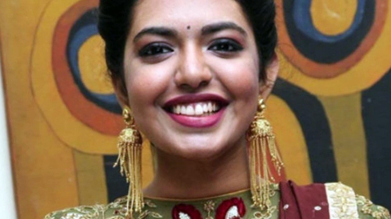 wow shivani rajasekhar is amazing(Tamil)