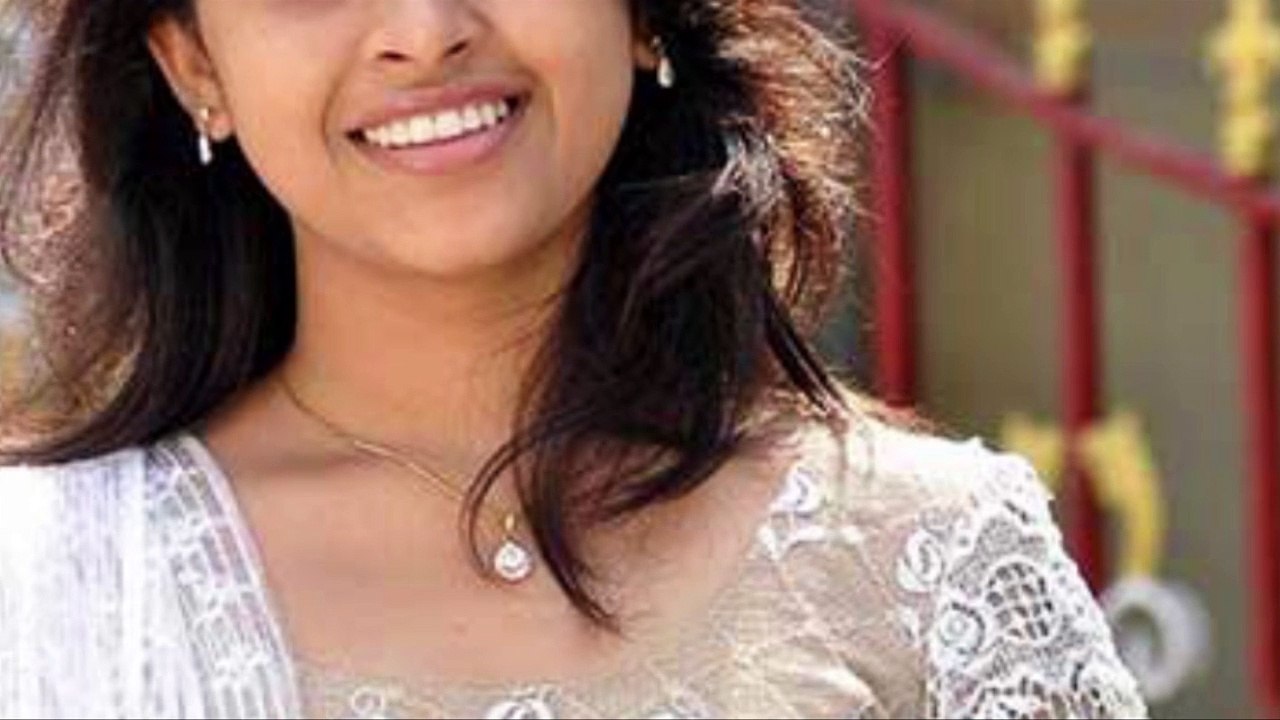 Actress Is Flooded With Offers(Tamil)