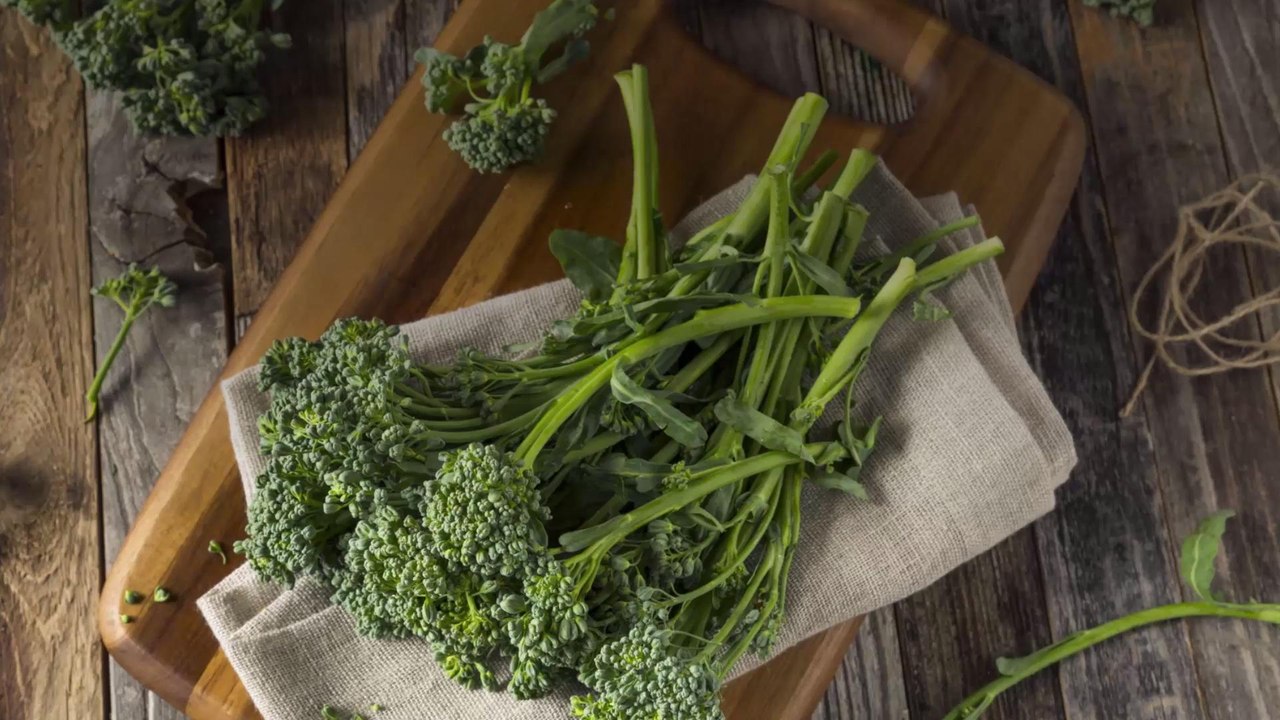 What's the Difference Between Broccoli and Broccolini?