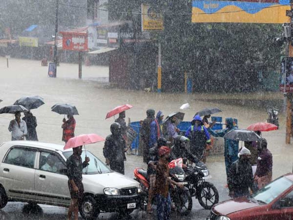 Yellow alert in kerala  | Oneindia Malayalam