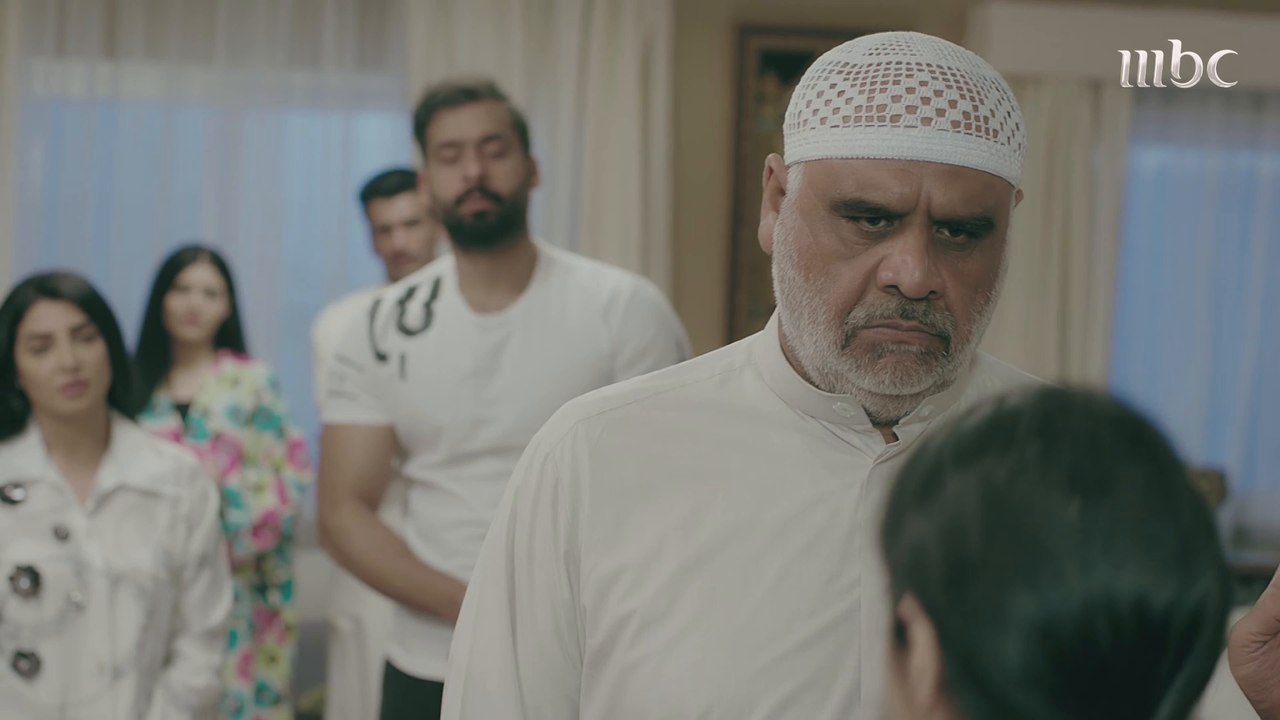 رفقاً بالحوامل.. نصيحة غالية تهز الحضور