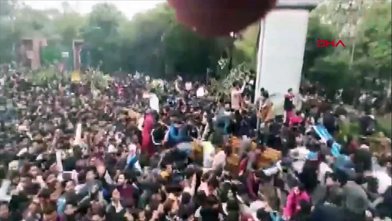 Hindistan´da din ayrımcılığı protestolarında 5 kişi hayatını kaybetti