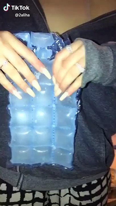 Como usar correctamente os sacos plásticos para fazer gelo