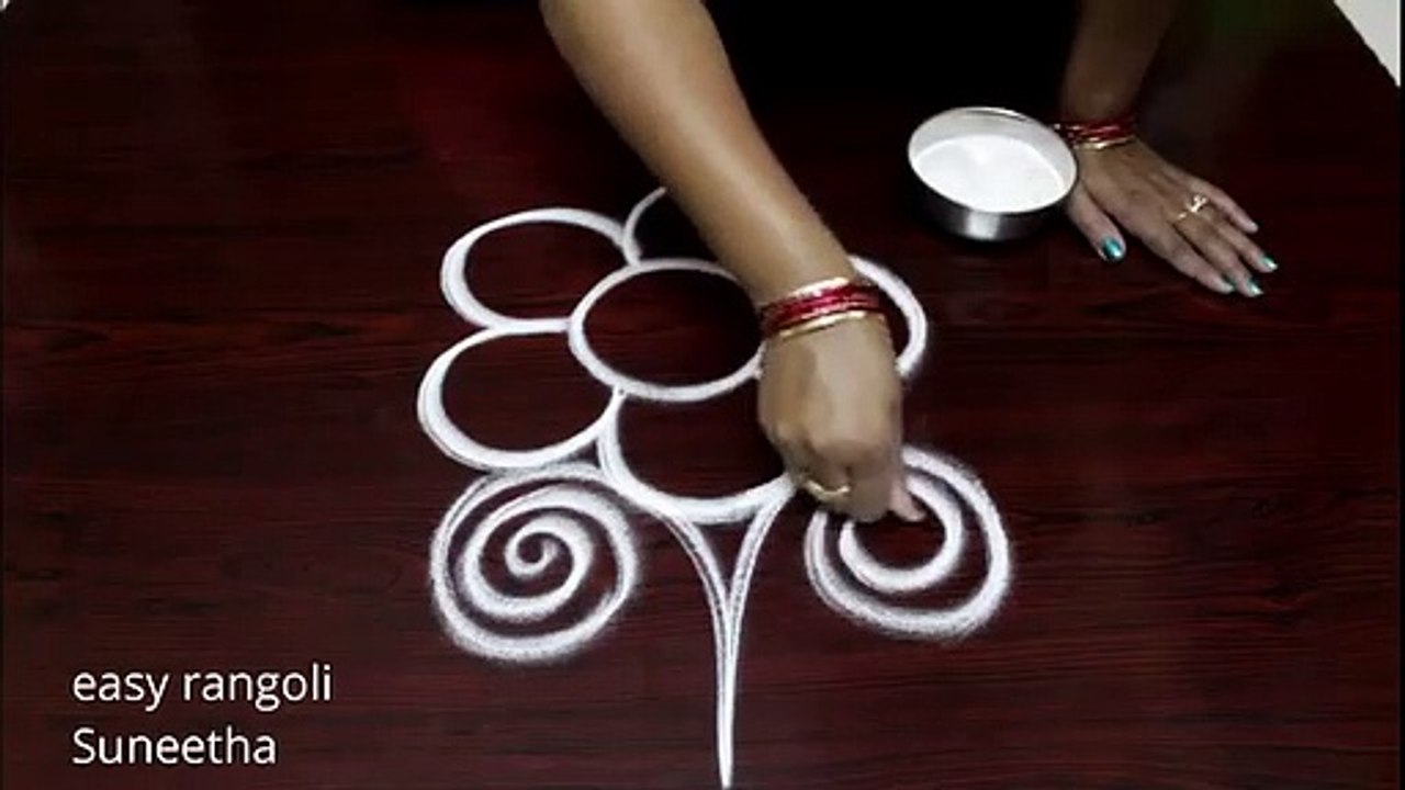 Beginners rangoli muggulu    Simple flower kolam    Beginners designs