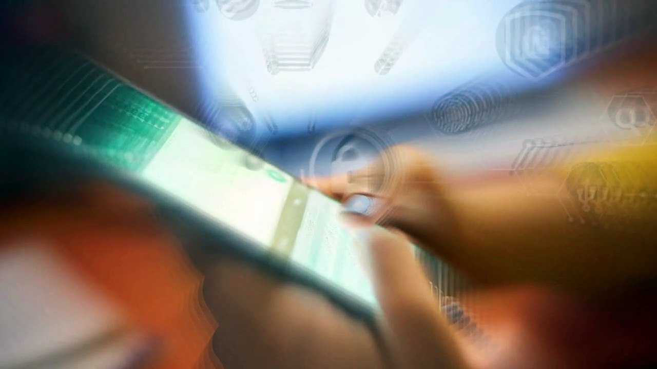 How To Use Girlfriend  whatsapp  | girlfriend ka whatsapp apne phone me kaise chalaye