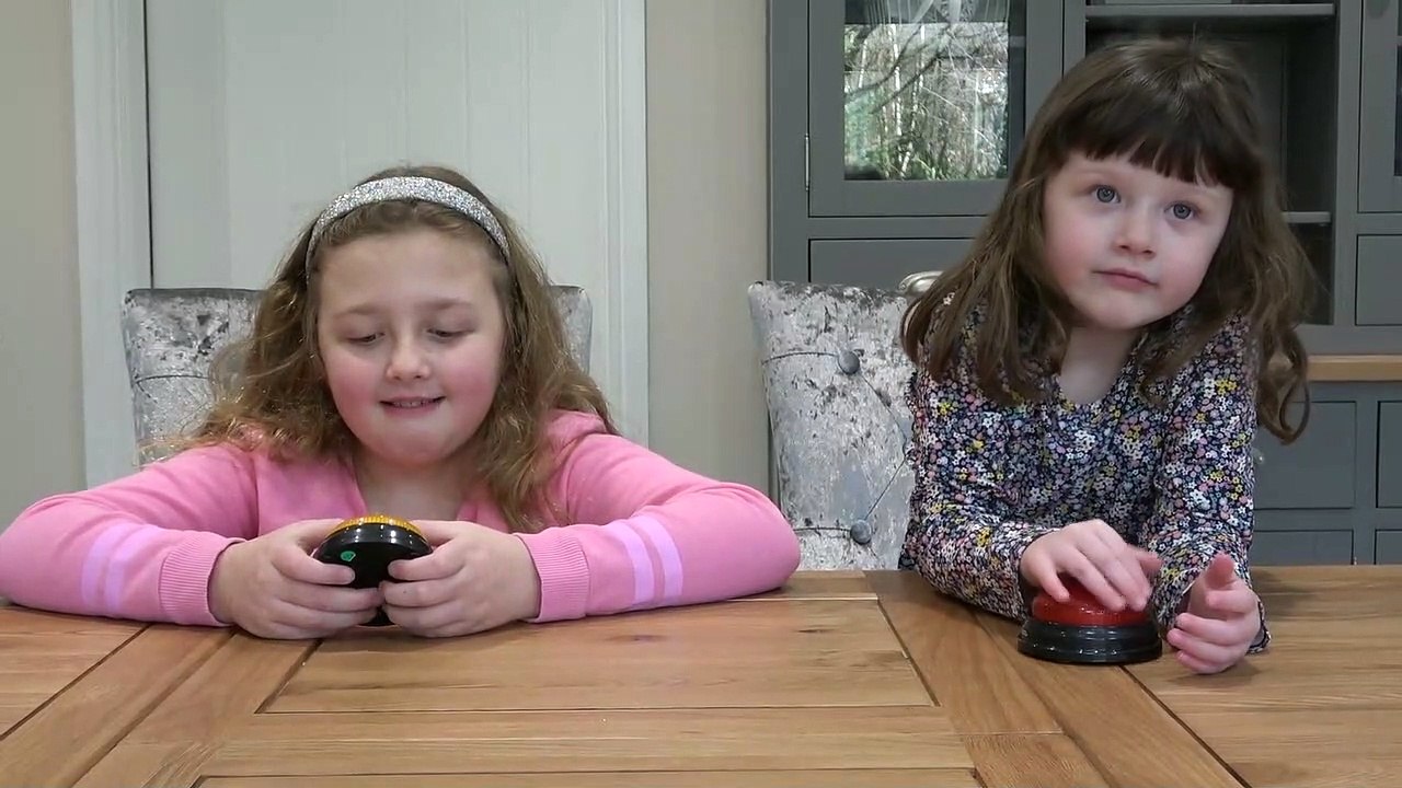 Sophia, Isabella  e Alice na Competição de Perguntas e Respostas