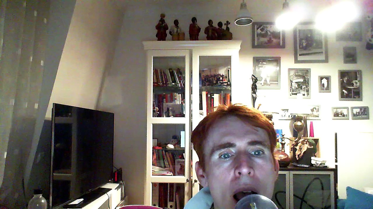 Wiwi égratigne "farha"