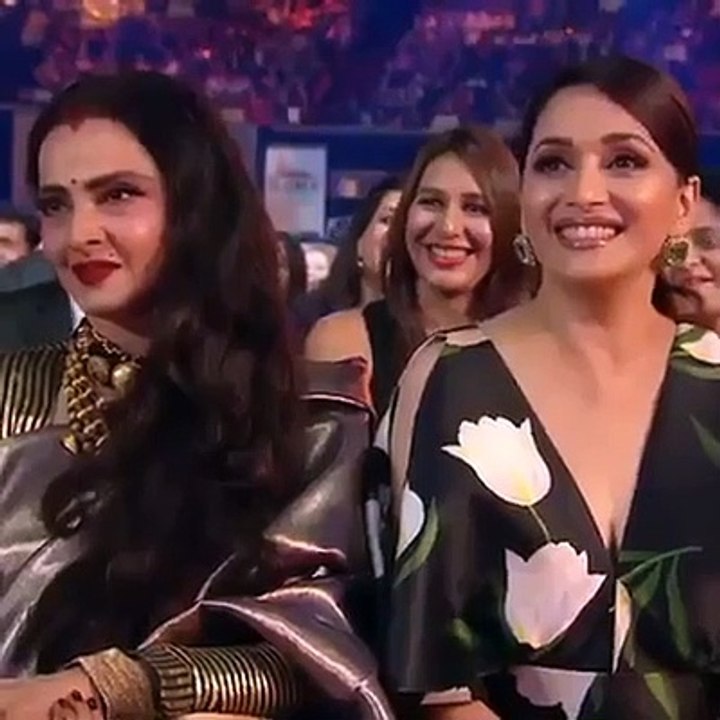 Akshay roasting Karan Johar