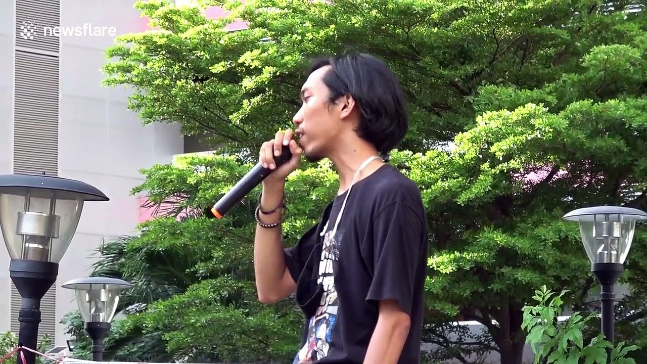 Thai students protest against against military government