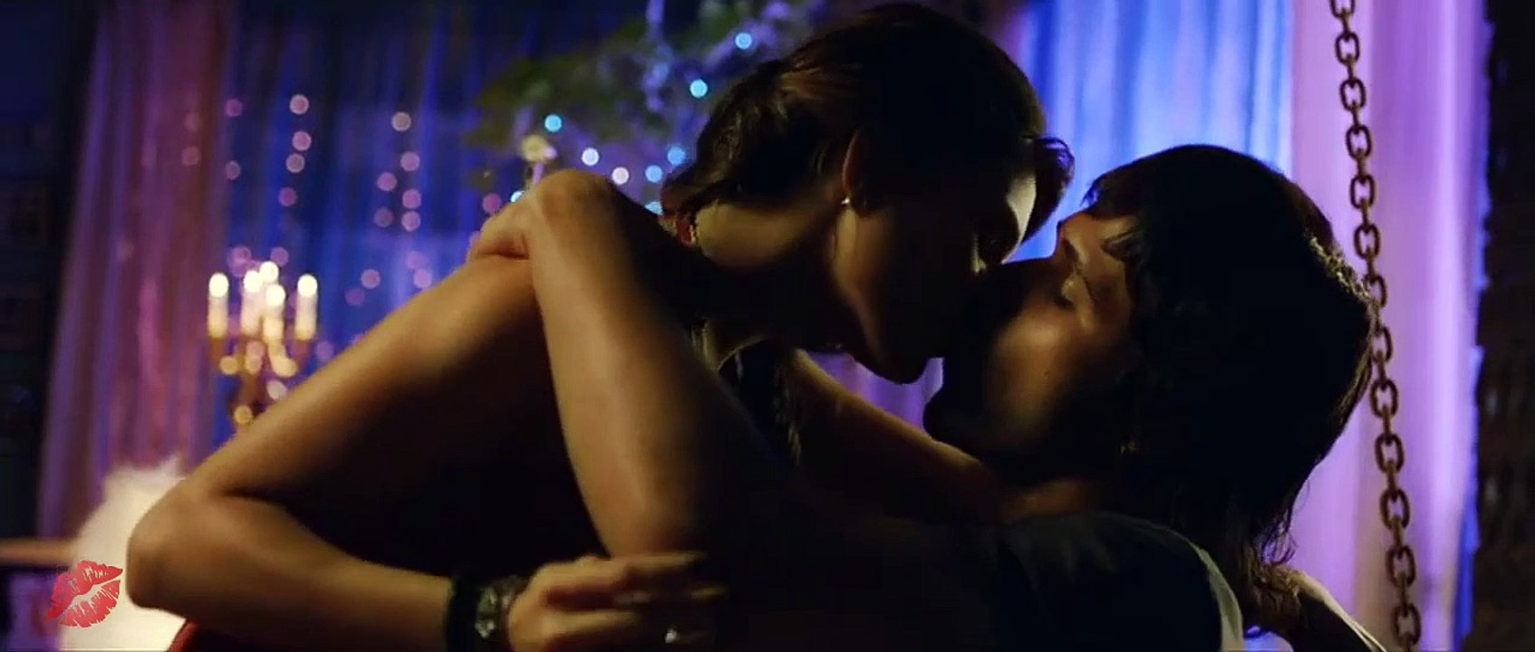 Jacqueline Fernandez's Memorable Kiss Moments 💋