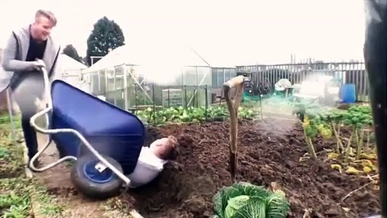 HEAVY PRANKS BETWEEN FRIENDS. !!! XD