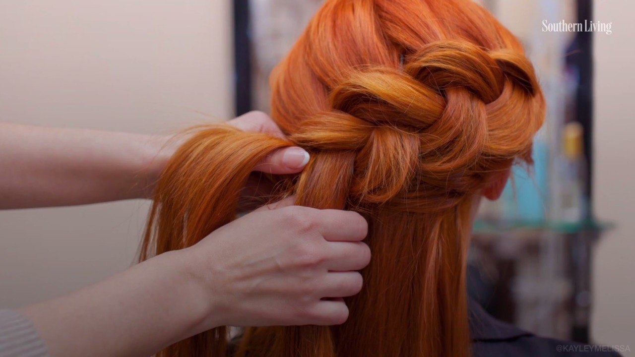 This Is the Difference Between a French Braid and a Dutch Braid