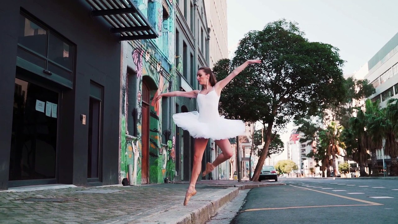 Dj Jeeba - Blasse Beine und Füße