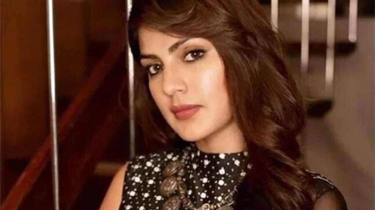 Rhea Chakraborty to be confronted with drug whatsapp chats