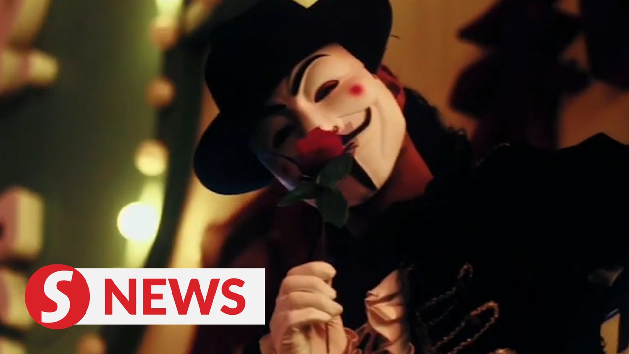 Foreign actors stay put in "Chinese Hollywood" for Spring Festival