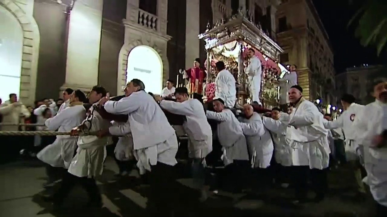 Lascia stare i santi: viaggio nell'Italia più religiosa