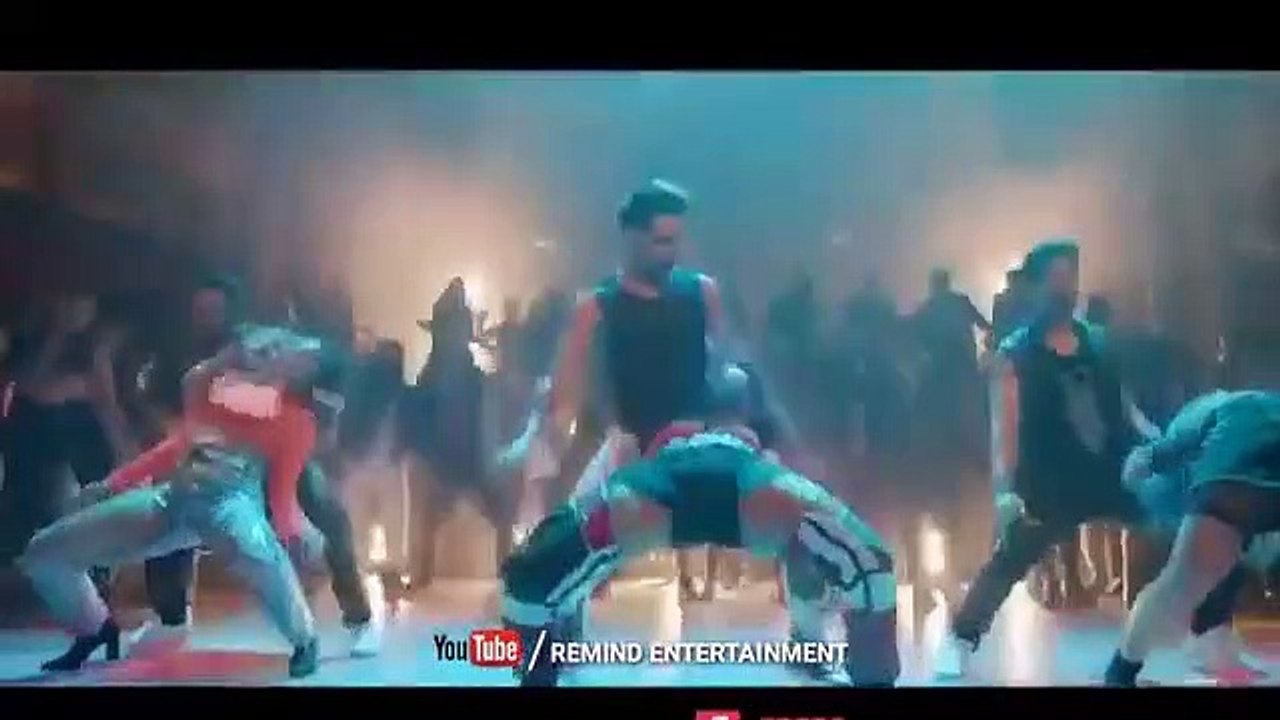 Hey Garmi!! Varun and Nora's Hot Dance