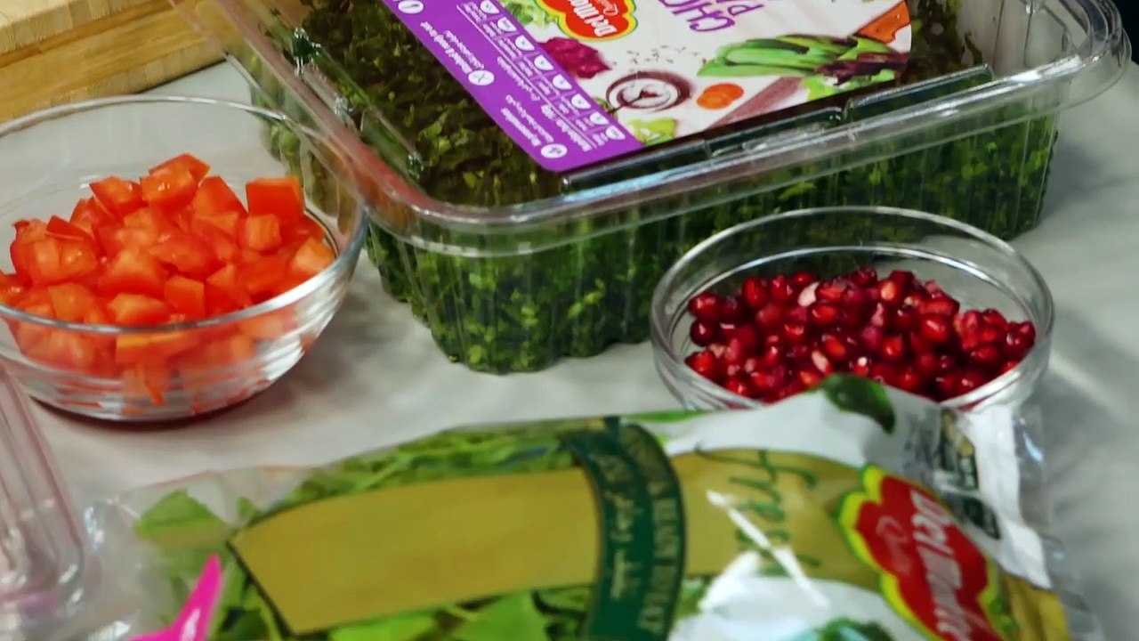 سلطة فول مدمس بالرمان: وصفة سريعة وسهلة التحضير