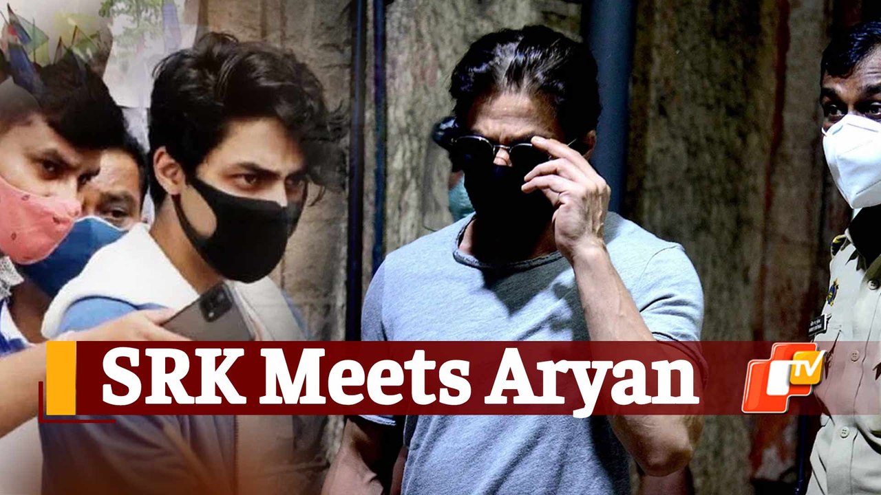 SRK Meets Son Aryan Khan In Jail