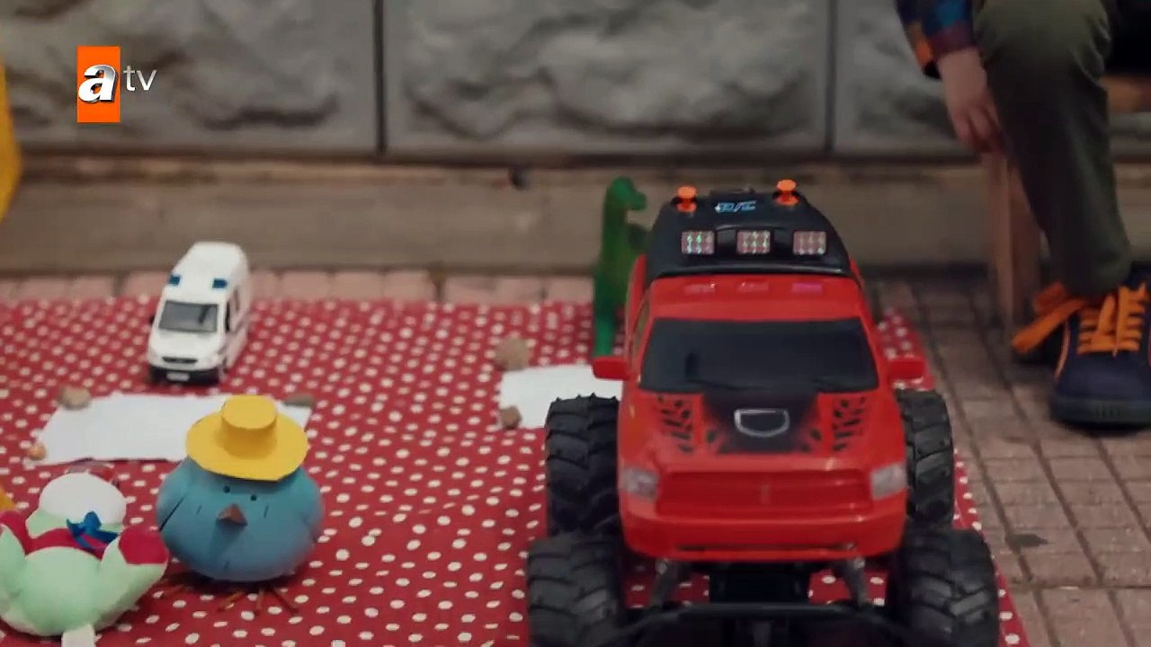 Mar Negro ( Fugitiva) Capítulo 168 completo audio en español