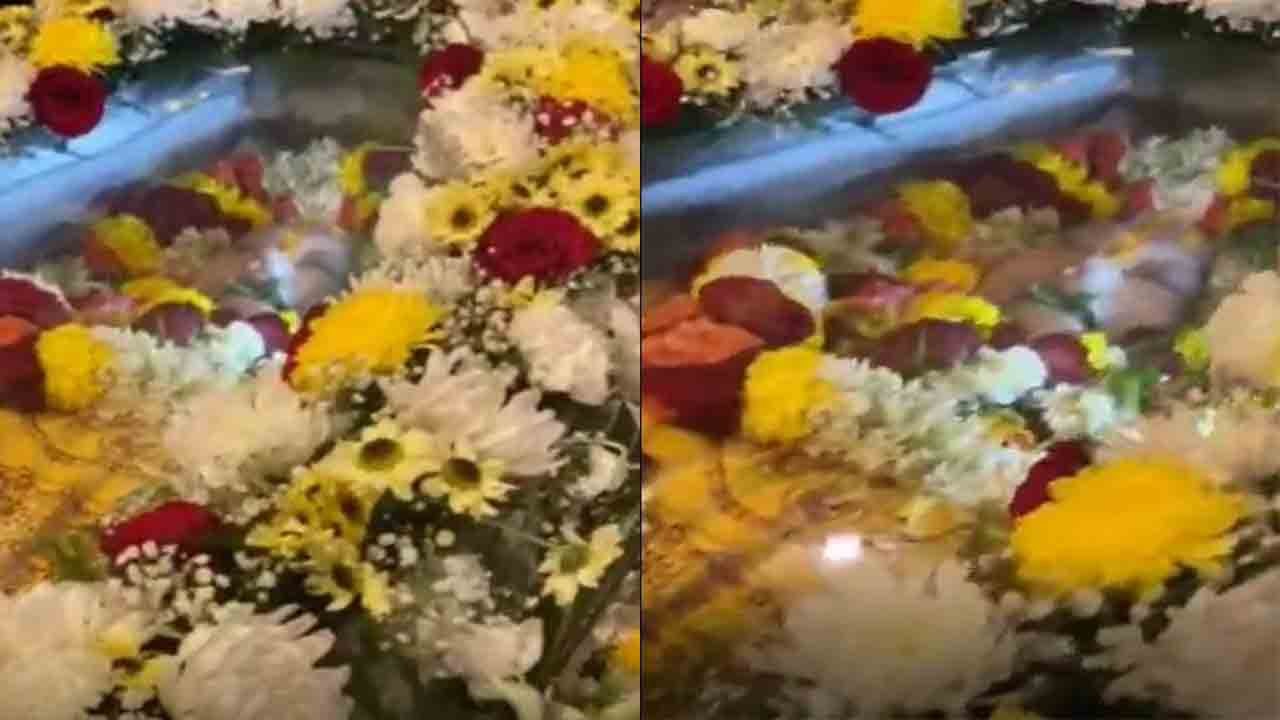 Bappi Lahiri की Last photo आई सबके सामने, Fans हुए emotional; Video | FilmiBeat