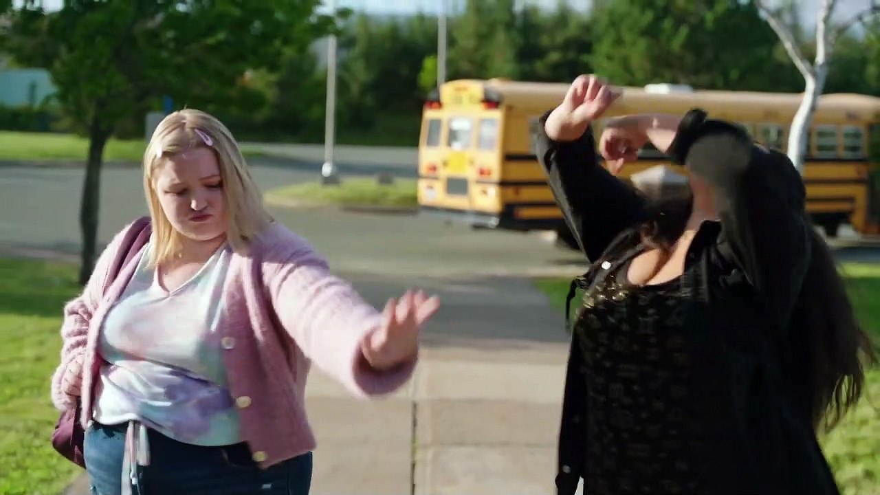 Gen Z Cast Nails '80s & '90s Trivia  Astrid & Lilly Save the World