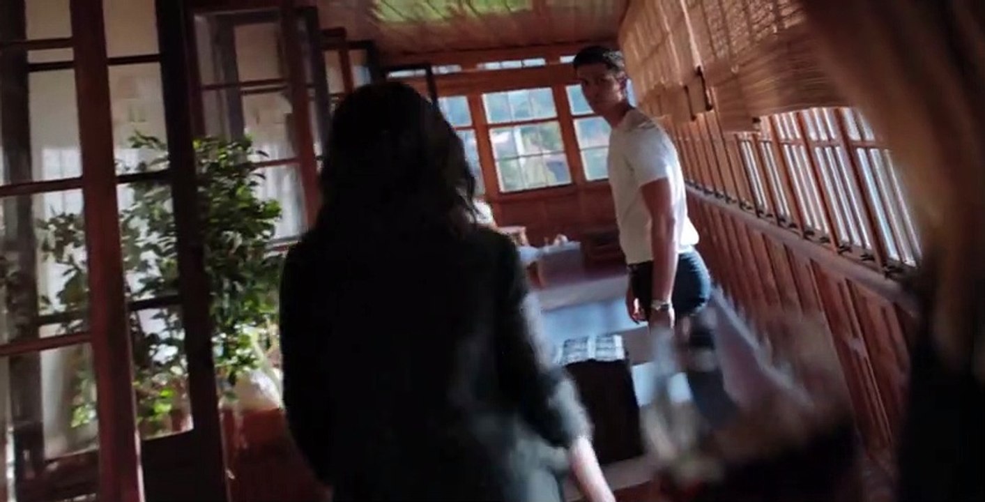 Unauthorized Living S01 E08