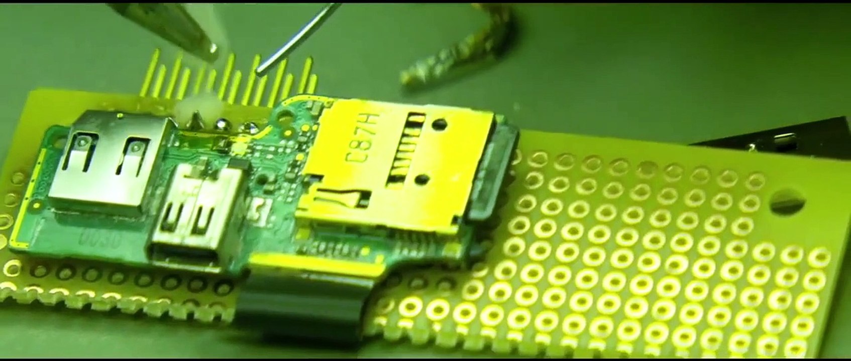 Ladrões de Mentes Trailer Original