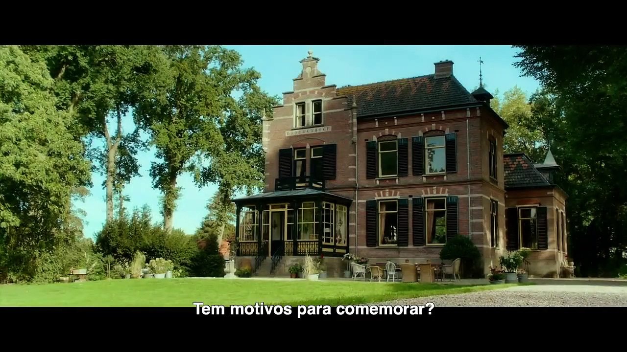 Questões de Família Trailer Legendado