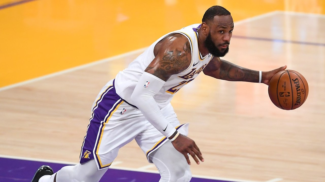 Lakers Handle The Cavaliers By Double-Digits