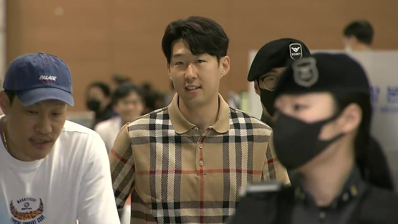 토트넘 손흥민, 프리미어리그 마치고 귀국 / YTN