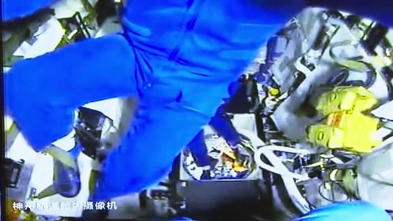 Shenzhou-15 ve 16 Mürettebatları Uzay İstasyonunda Buluştu