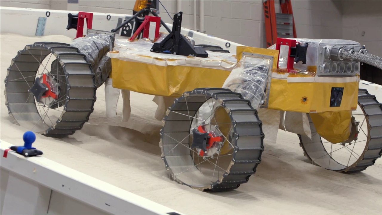 VIPER Prototype Motors Navigate Moon-like Obstacles -  Viper rover