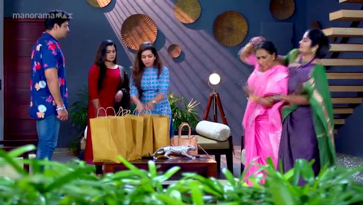 Will Lakshmi reveal the identity of Midhun