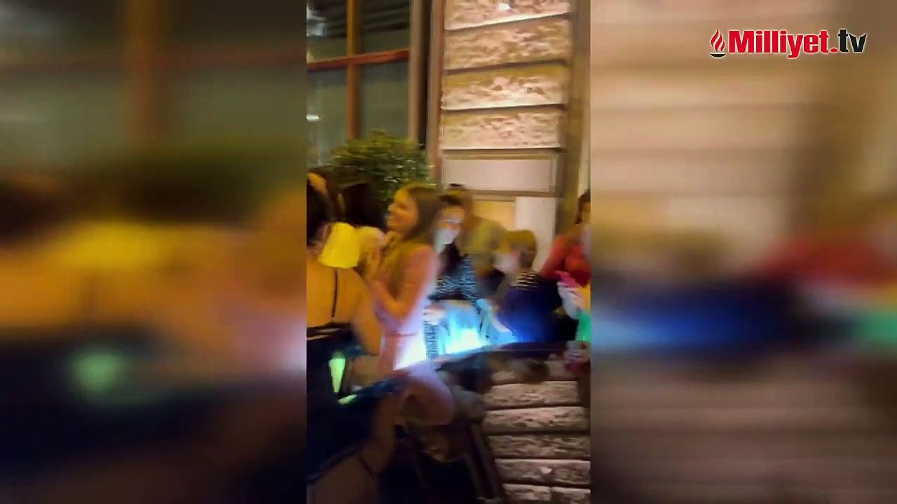 Budapeşte'de Can Yaman izdihamı