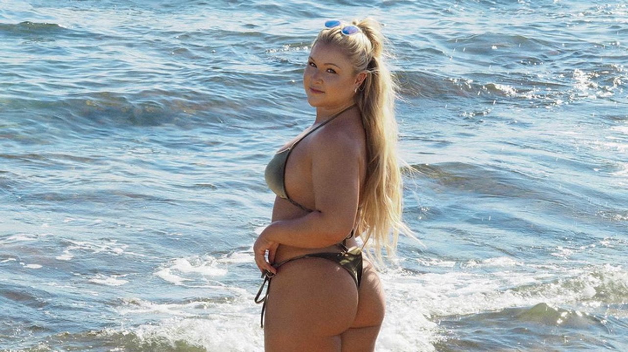 Heiße Badenixe! Sophia Thiel zeigt ihre sexy Kurven im Bikini