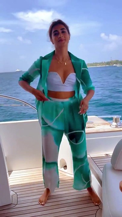 Pooja Hegde Bikini _ Pooja Hegde Hot Workout _ Pooja Hegde Vertical Edit _ SLO MO edit _ Vol 8