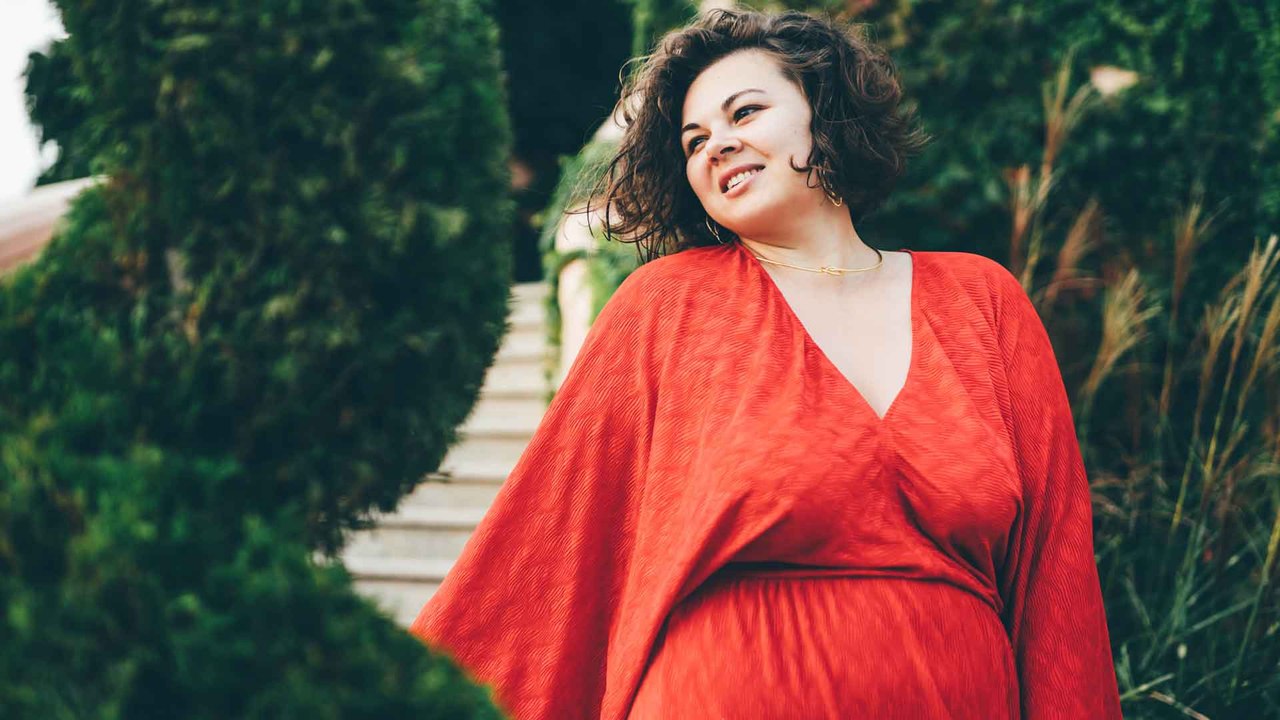 Großer Busen: Die besten Styling-Tipps für schöne Kurven